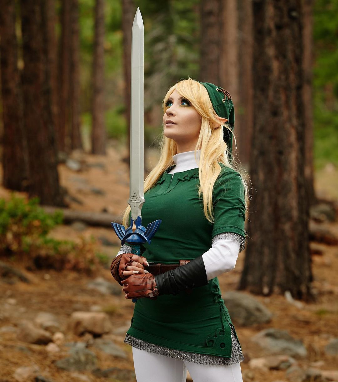This Genderbent Link Cosplay Is Ready To Save Hyrule